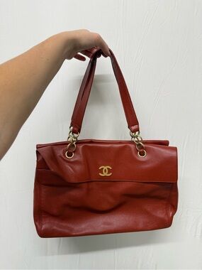 CHANEL Women's Caviar CC Tote Bag